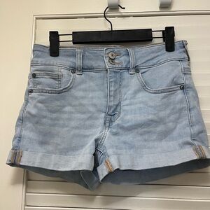 American Eagle Hi-Rise Shortie Next Level Stretch - Light Wash